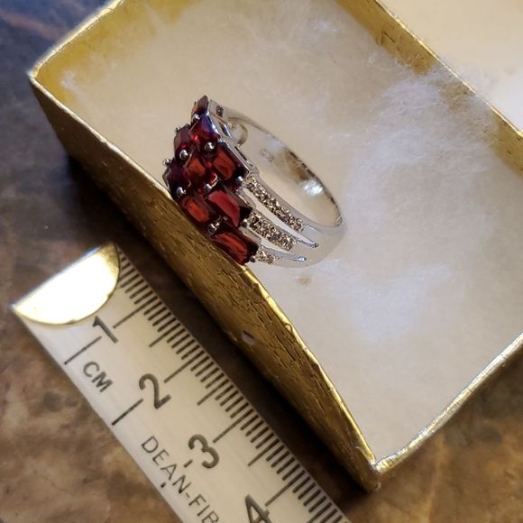 Stirling silver garnet ring - Picture 3 of 4
